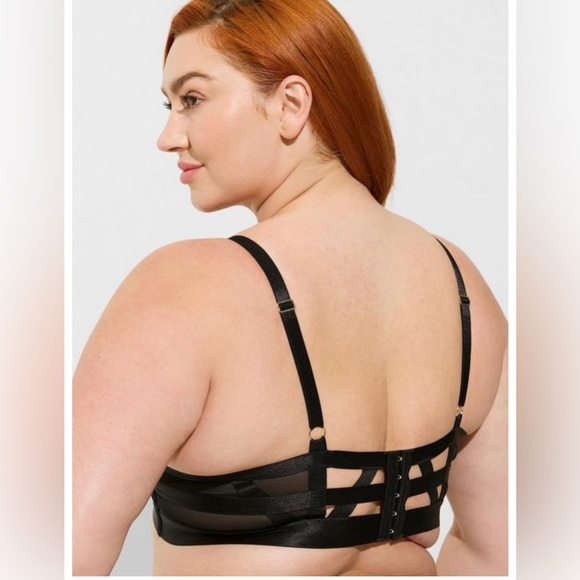 Torrid over strap cut out longline bra - Picture 2 of 4